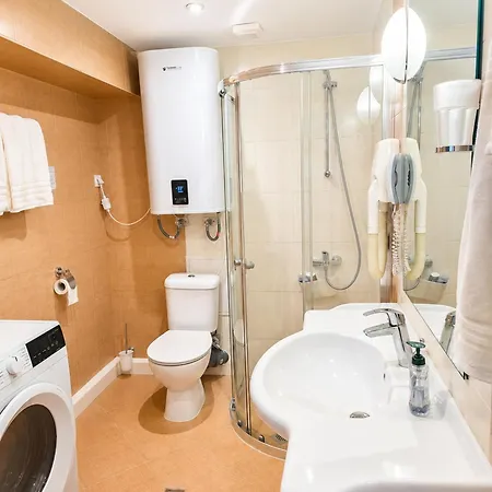 First Line Berlin Golden 310 Apartman Várna